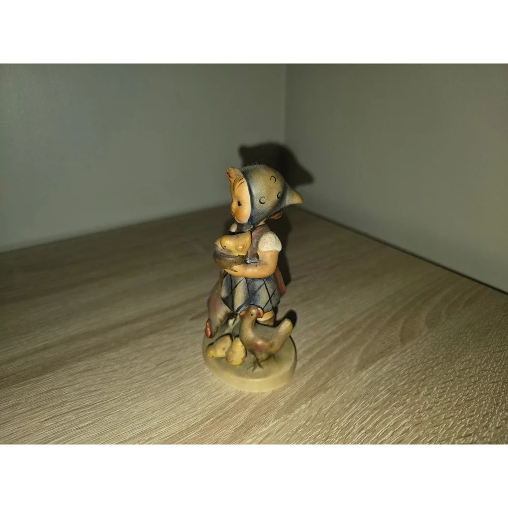 Goebel Hummel Feeding‎ Time Figurine 199/0 TMK-3 Stylized Bee West Germany